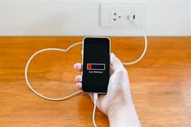 7 Alasan Penting Mengisi Baterai Gadget Hingga 100% (Tapi Jangan Jadikan Kebiasaan!)